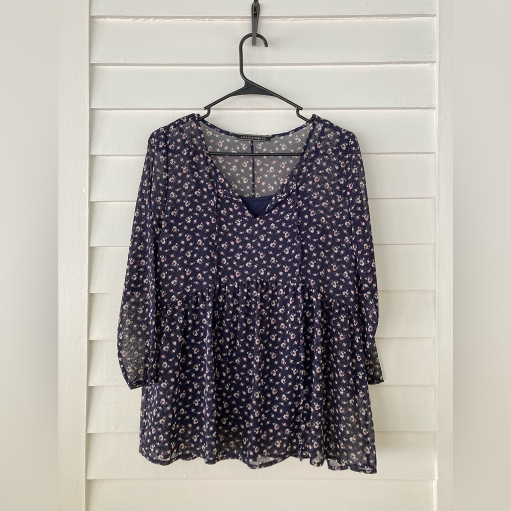 Lila Clothing Co. | Navy Blouse Size S